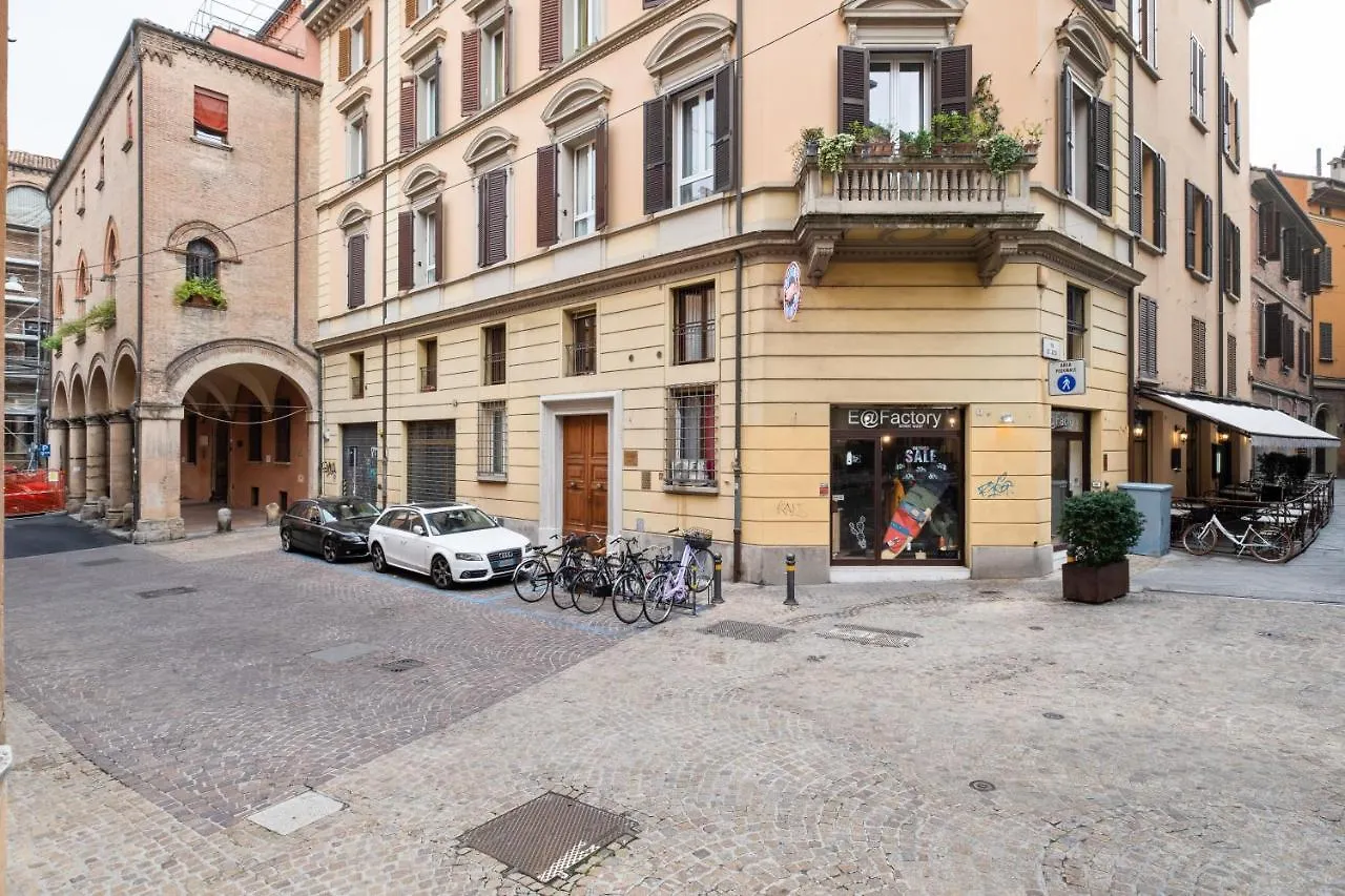 Nel Cuore Del Centro Storico Cozy Apartment 볼로냐 0*,  이탈리아